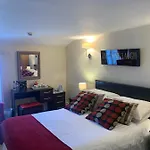 מלון Crown 4*