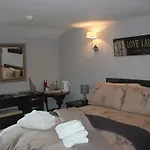 Crown 4*