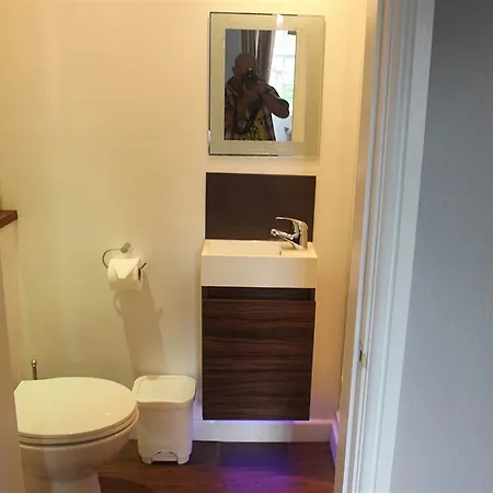 Crown Hotel 4*